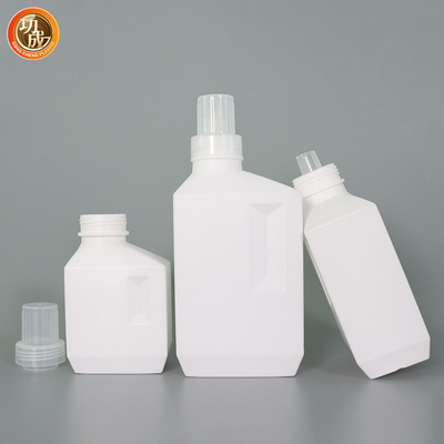 Botella vacía del detergente para ropa del HDPE 1l 2l del cuadrado con el tapón de tuerca