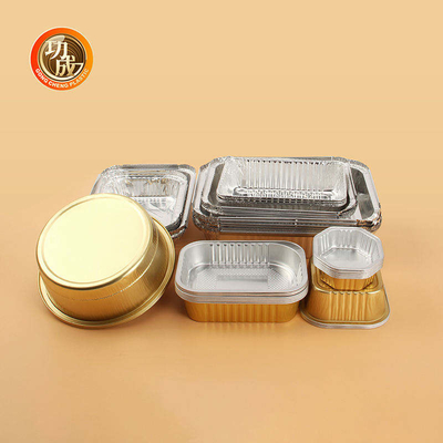 La bandeja disponible del papel de aluminio con la tapa plástica se lleva los envases de empaquetado del almacenamiento de la comida
