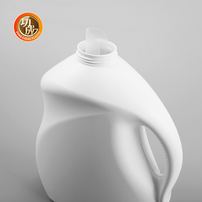 Botella de detergente para ropa en PE con forma concentrada para limpieza profesional